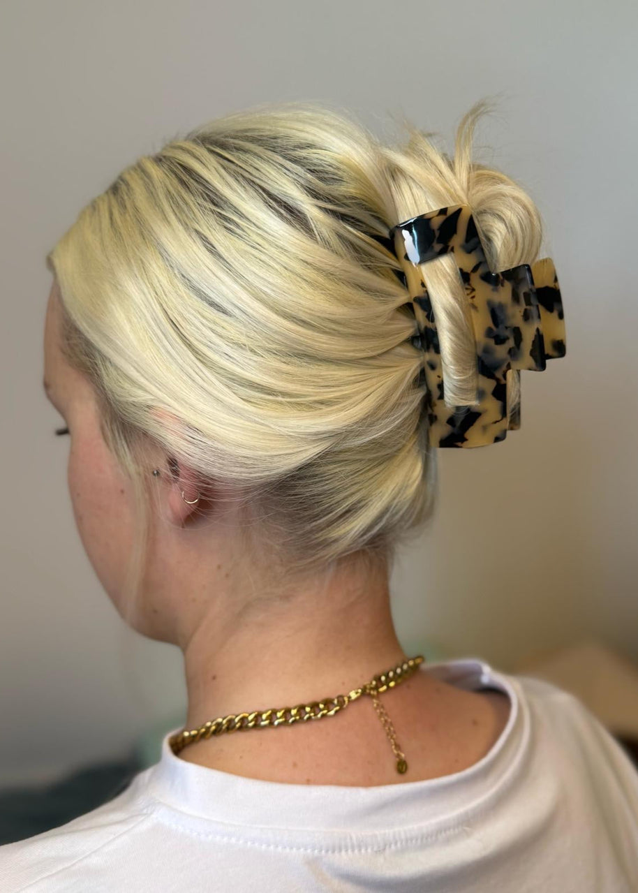 Savanna -  Everyday Square Clip