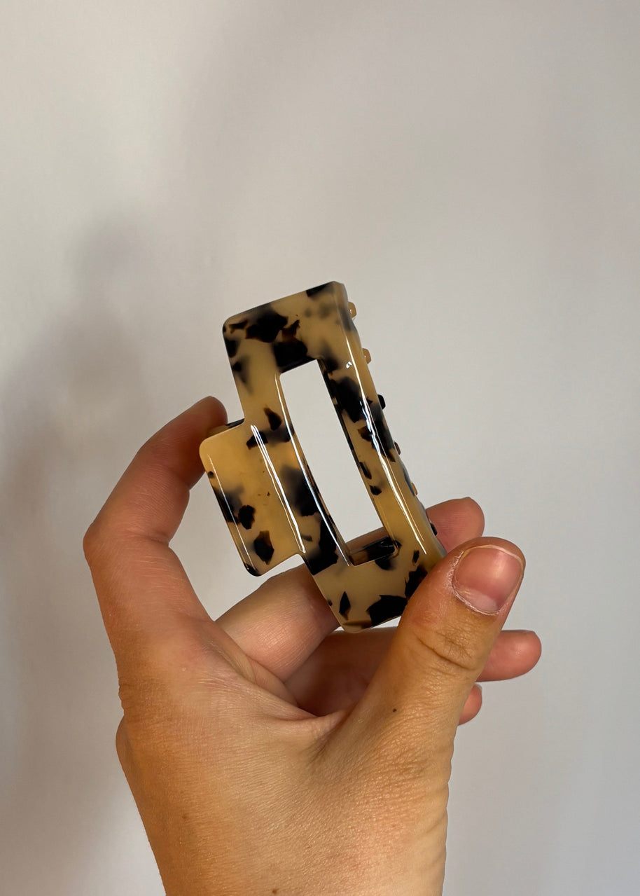 Savanna -  Everyday Square Clip