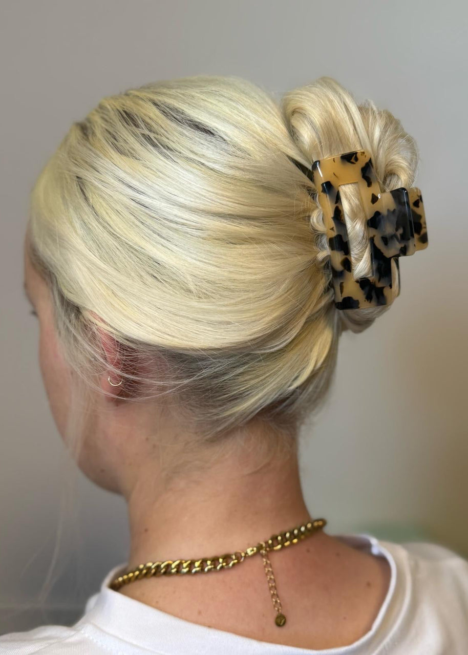 Savanna -  Everyday Square Clip