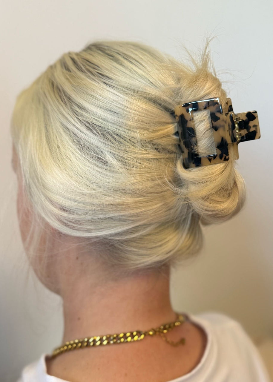 Savanna -  Everyday Square Clip