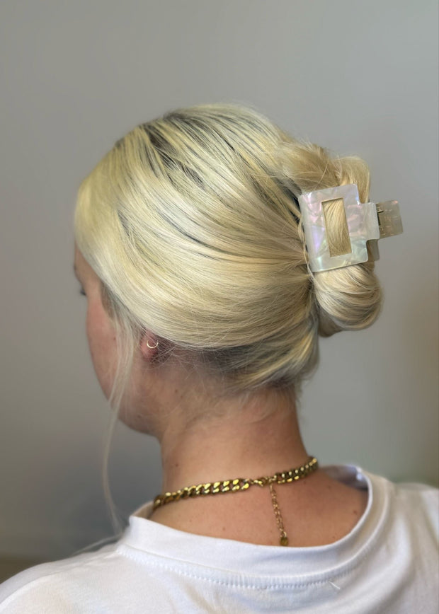 Pearl - Everyday Square Clip