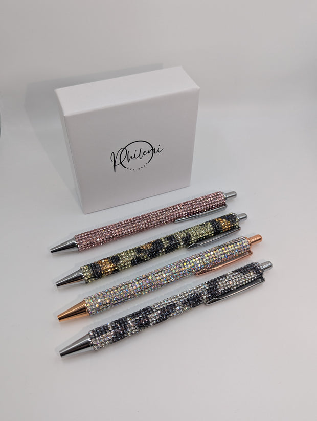 Glitzernde Kugelschreiber in verschiedenen Farben