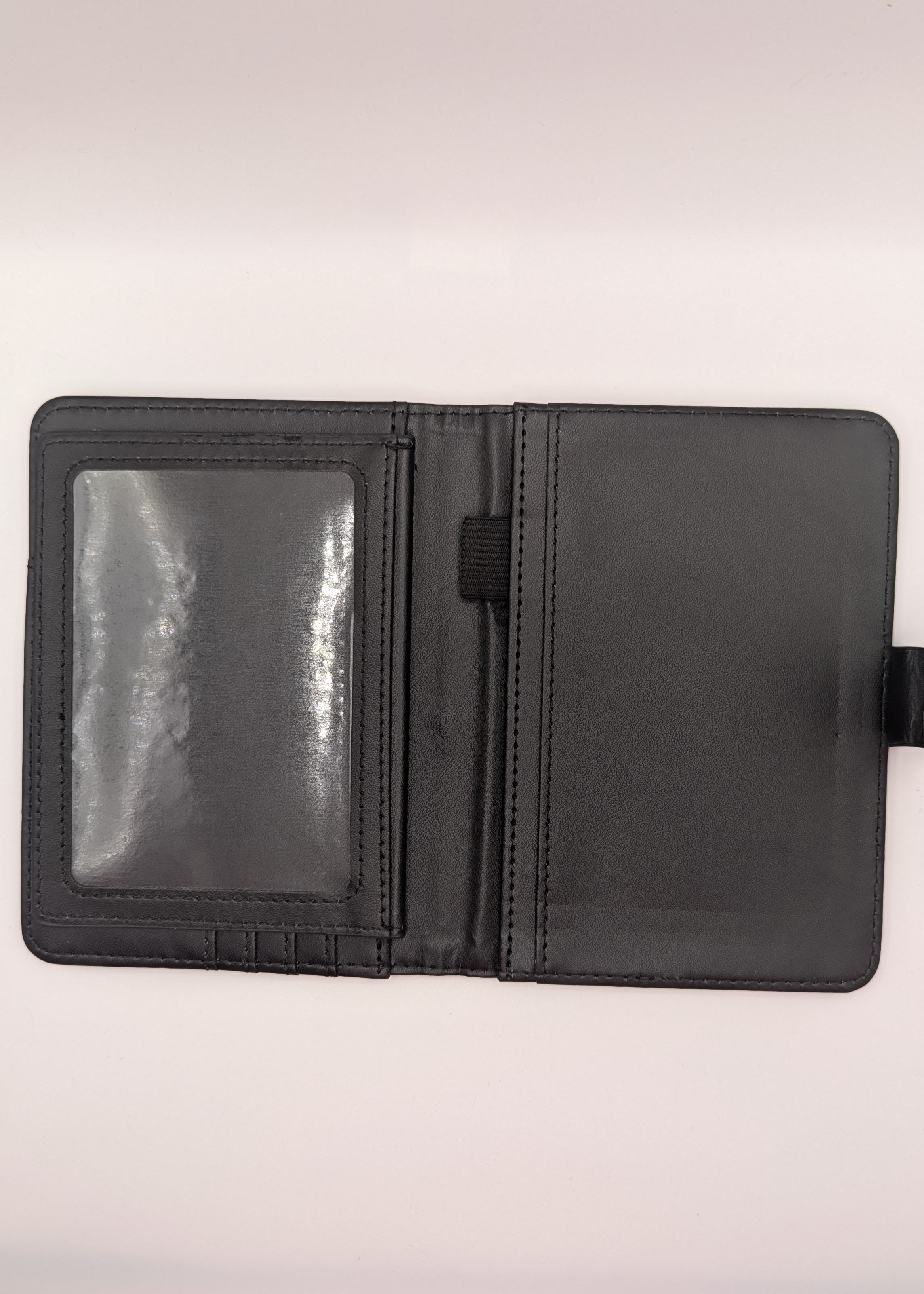 Reisepasshülle mit Kartenfächern